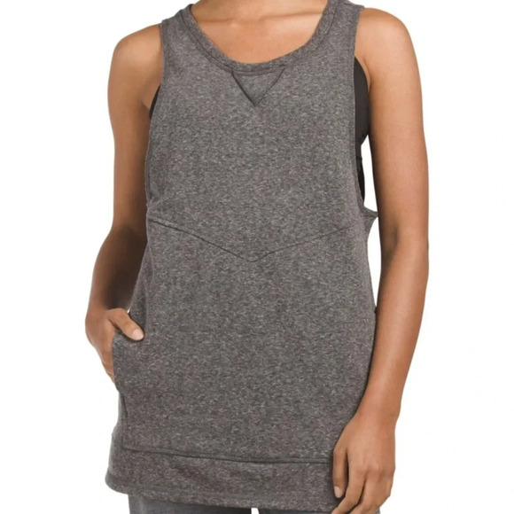 NWT STEVE MADDEN WORKOUT TOP - Picture 1 of 4